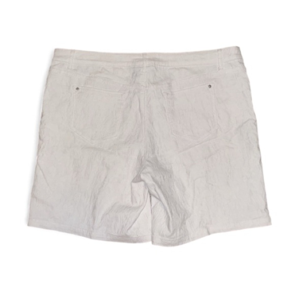 Simply Vera White Textured Shorts- Size 16 - Picture 2 of 3